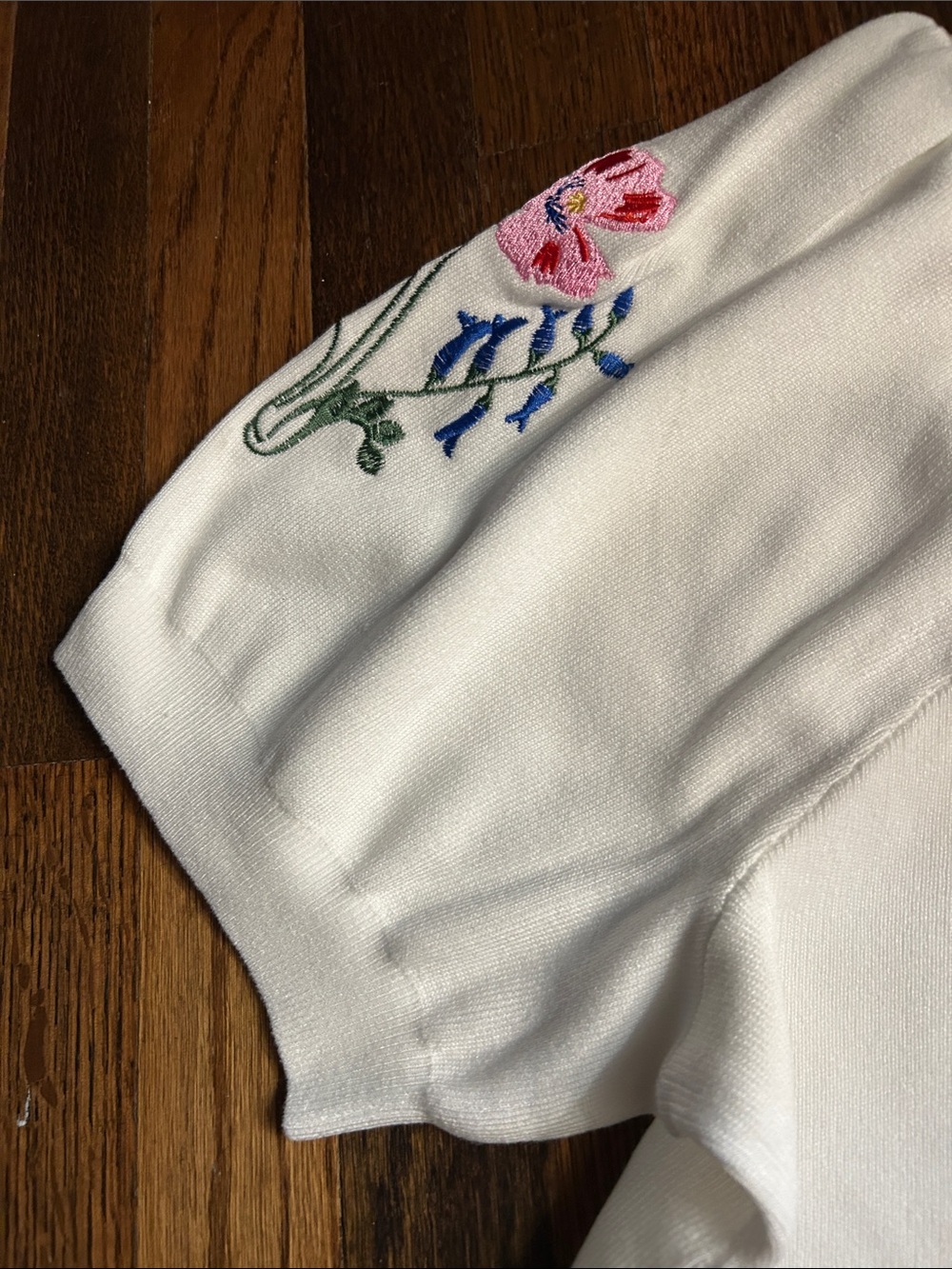 Free Assembly White Floral Embroidered Short-Sleeve Cardigan - Picture 5 of 16